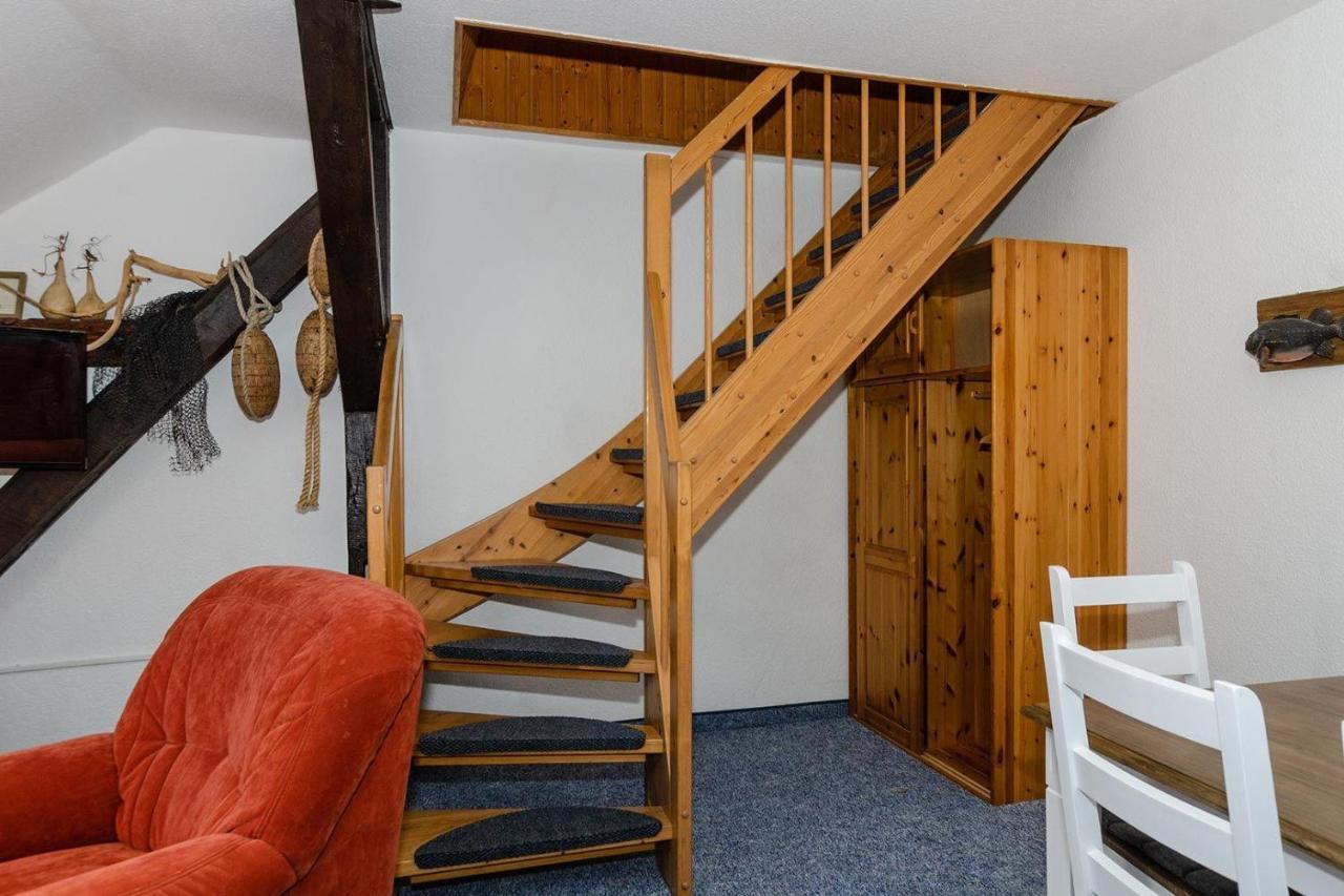 3-Raum-Fewo-Fuer-5-Personen-1-Aufbettung-Auf-Ruegen Apartment Schaprode Luaran gambar